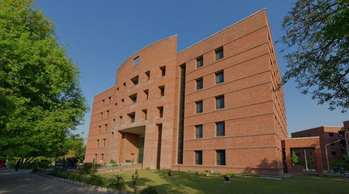 lums case research center